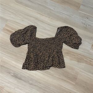 Leopard Print Puff Sleeve Top